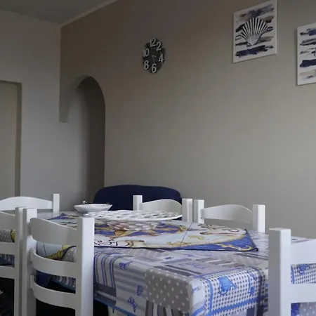 Deep Sea Aparthotel