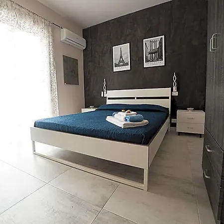 Deep Sea Apartahotel 4*