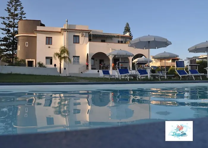 Aparthotel Deep Sea 4*